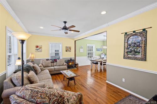 36 Lansing St, Miller Place, NY, 11764-2654 | Card Image