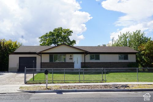3647 Toulouse St, West Valley City, UT, 84120-5523 | Card Image