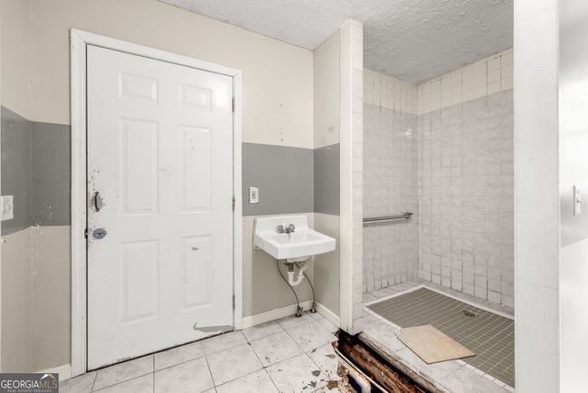 1813 W Currahee St, House other with 3 bedrooms, 2 bathrooms and null parking in Toccoa GA | Image 12