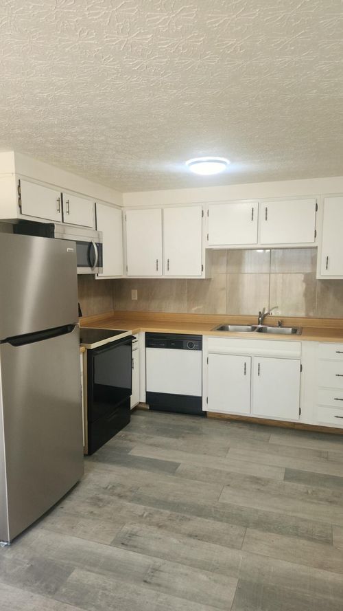 4e-3812 Charbonnett Ct, Columbus, OH, 43232-4912 | Card Image