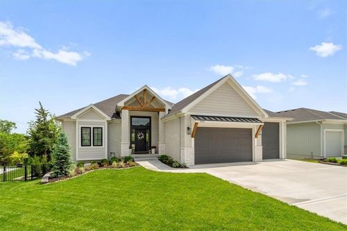 11573 S Mize Rd, Olathe, KS, 66061-7679 | Card Image