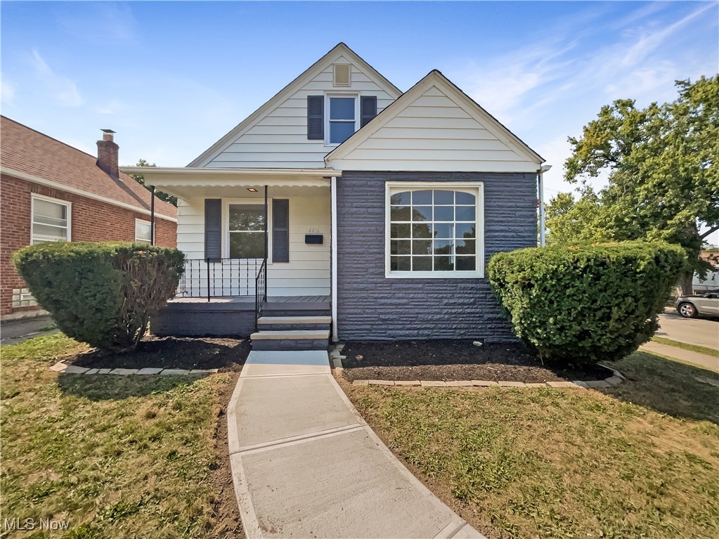 57th St, Cleveland, OH 44144