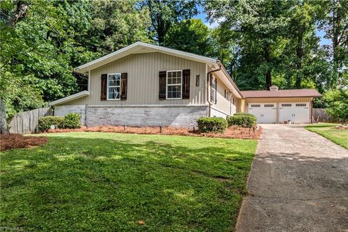3051 Waterford Rd, Winston-Salem, NC, 27106-3711 | Card Image