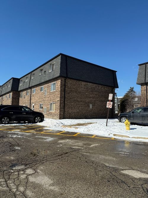 3w-9405 Bay Colony Dr, Des Plaines, IL, 60016-3666 | Card Image