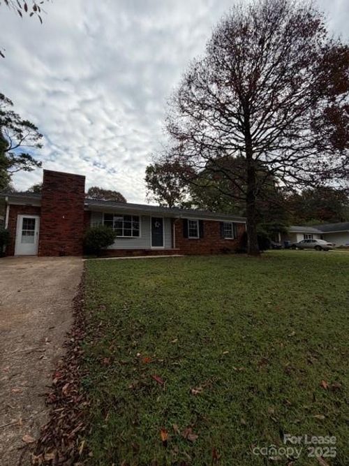 4356 Greenbriar Dr, Hickory, NC, 28602-9762 | Card Image