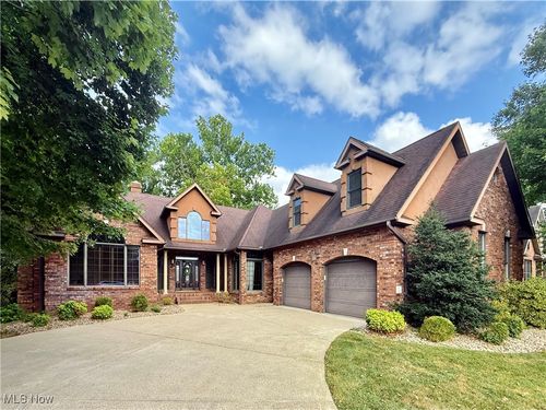 9 Henderson Ln, Williamstown, WV, 26187-8301 | Card Image