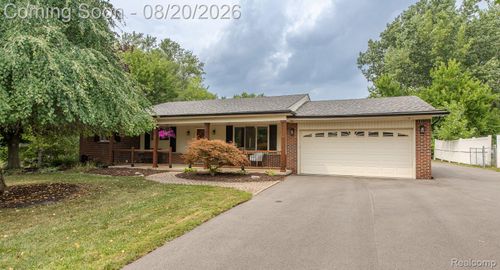 428 Carter Dr, Troy, MI, 48098-4657 | Card Image