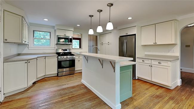 6927 Perrysville Ave, House other with 3 bedrooms, 3 bathrooms and 2 parking in Ben Avon PA | Image 8