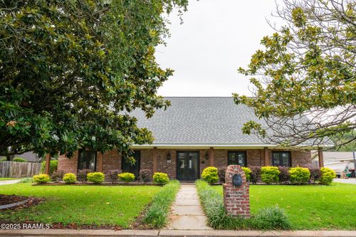 513 Robert Lee Cir, Lafayette, LA, 70506-3136 | Card Image