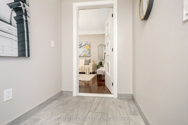 224 Brucedale Ave E, Home with 4 bedrooms, 2 bathrooms and 3 parking in Hamilton ON | Image 5