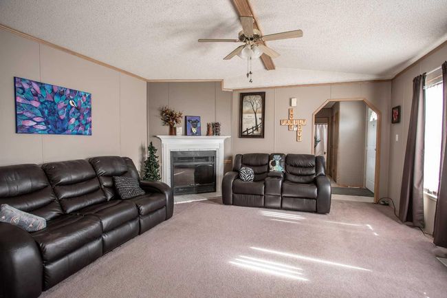 11008 103 Street, House other with 3 bedrooms, 2 bathrooms and 2 parking in High Level AB | Image 7