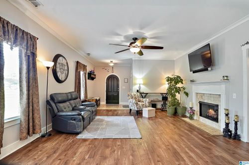 4846 Mountain Gap Dr, BESSEMER, AL, 35022-8612 | Card Image