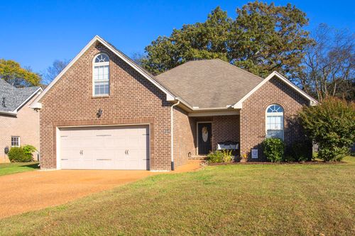 304 Sheffield Dr, White House, TN, 37188-4095 | Card Image