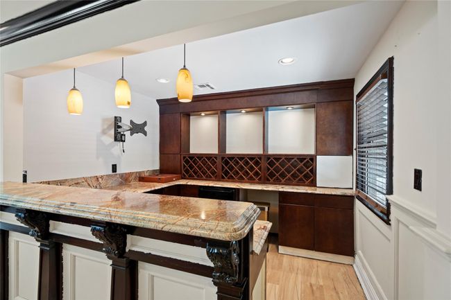 Custom Bar | Image 13