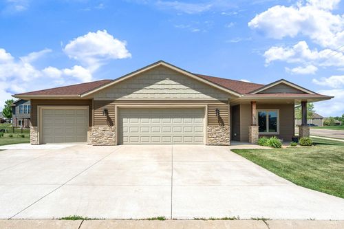 290 Acorn Pl Ne, Owatonna, MN, 55060-2494 | Card Image