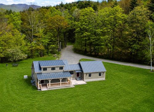 42 Mountain Rd, Middletown Springs, VT, 05757-4239 | Card Image