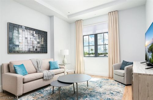 207-101 8th St S, NAPLES, FL, 34102-6121 | Card Image