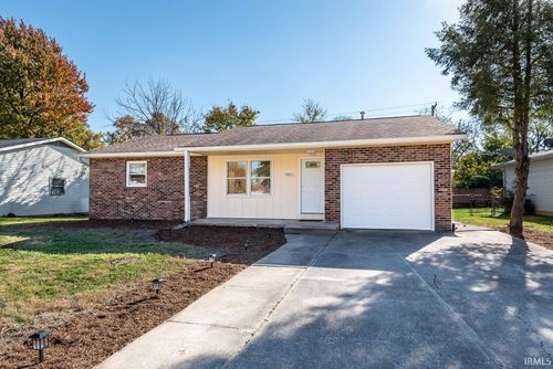 4611 W Middle Ct, Bloomington, IN, 47403-1749 | Card Image