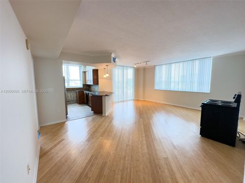 1101-2000 N Bayshore Dr, Miami, FL, 33137-5122 | Card Image