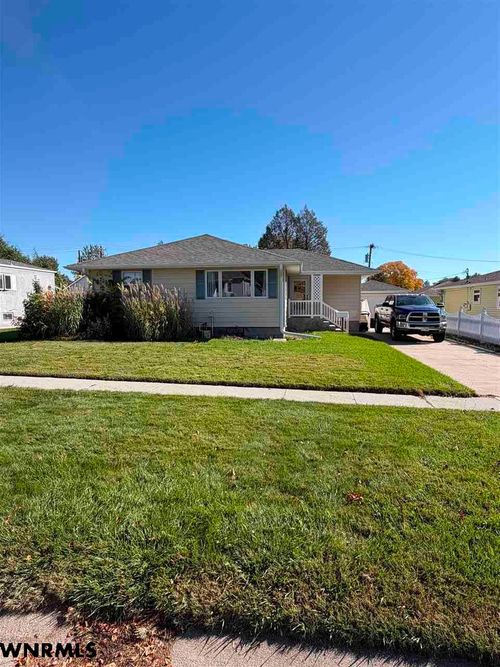 807 Dakota, Alliance, NE, 69301 | Card Image