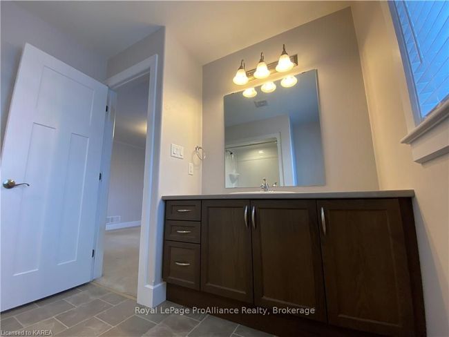 201 Pratt Dr, House attached with 3 bedrooms, 2 bathrooms and 3 parking in Amherstview ON | Image 25