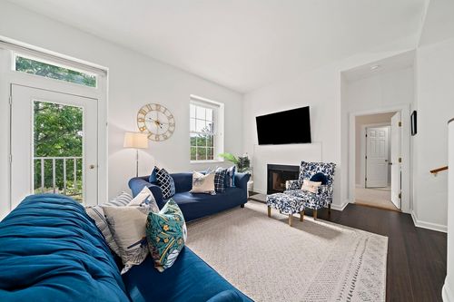 35-100 Parks St, Duxbury, MA, 02332-4838 | Card Image
