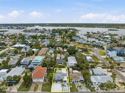 1207 1st St, INDIAN ROCKS BEACH, FL, 33785-2801 | Card Image