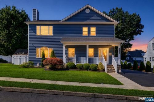 238 Walter Ave, Hasbrouck Heights, NJ, 07604-1817 | Card Image