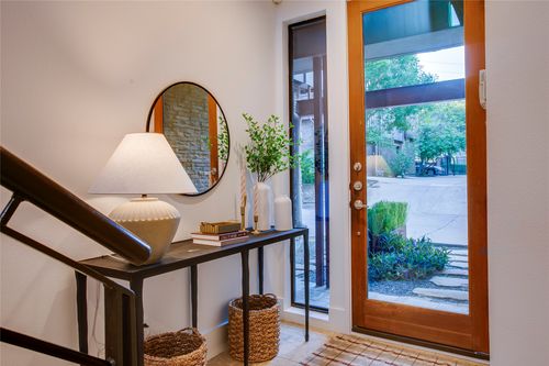 433 Trinity River Cir, Dallas, TX, 75203-1056 | Card Image