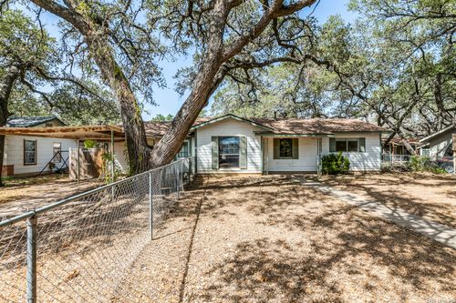 a-304A Fox Run, Devine, TX, 78016-1302 | Card Image