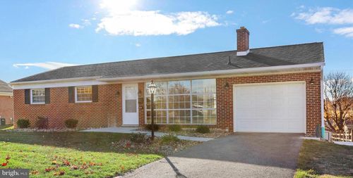 855 Anthony Ave, WAYNESBORO, PA, 17268-2127 | Card Image