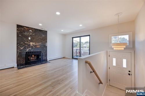 2410 3rd St, Fort Lee, NJ, 07024-4069 | Card Image