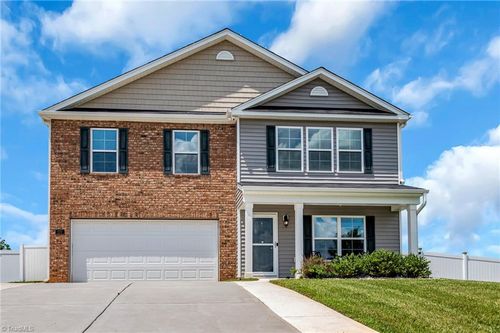 272 Daniel Dr, Lexington, NC, 27295-9877 | Card Image