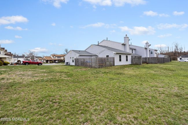 27 Schooners Sq, Condo with 2 bedrooms, 1 bathrooms and null parking in Freehold NJ | Image 27