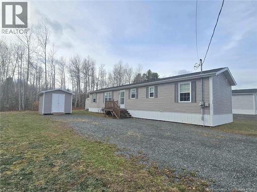 24 Olivia St, House with 2 bedrooms, 2 bathrooms and null parking in Miramichi NB | Card Image