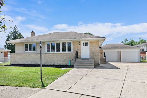 8121 W Maple Ave, Norridge, IL, 60706-4309 | Card Image