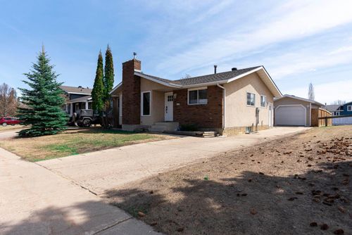 209 Woodland Dr, Fort Mcmurray, AB, T9K1A4 | Card Image