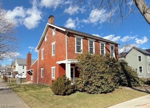 152 3rd St Sw, New Philadelphia, OH, 44663-2124 | Card Image