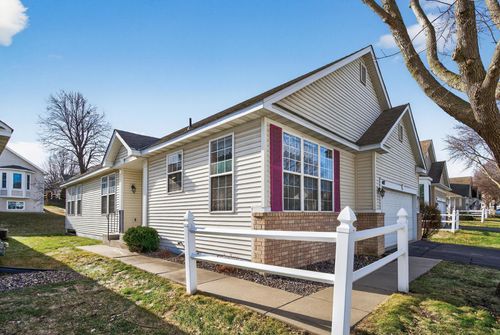 442 Meadowood Ln, Burnsville, MN, 55337-6841 | Card Image