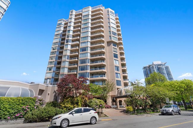 103 - 1045 Quayside Drive, Condo with 2 bedrooms, 2 bathrooms and 1 parking in New Westminster BC | Image 1