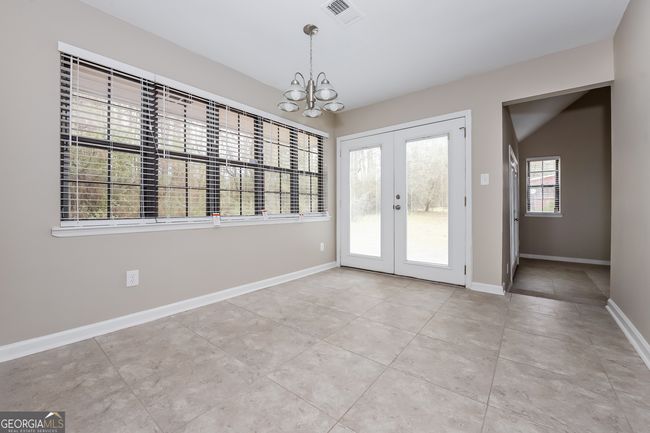 951 Forest Pointe Way, House other with 3 bedrooms, 3 bathrooms and null parking in Jonesboro GA | Image 5