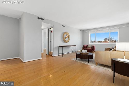 2-1004-8315 N Brook Ln, BETHESDA, MD, 20814-2666 | Card Image