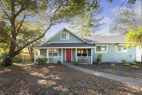 8931 Oak Grove Avenue, Sebastopol, CA, 95472 | Card Image