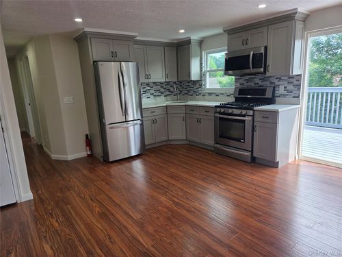 14 Brian Dr, East Islip, NY, 11730-2307 | Card Image