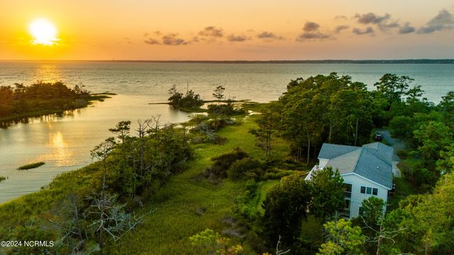 5 West Ct, House other with 6 bedrooms, 5 bathrooms and 1 parking in Pine Knoll Shores NC | Image 8