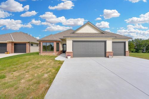 369 N Jackson Heights Ct, Wichita, KS, 67206-2761 | Card Image