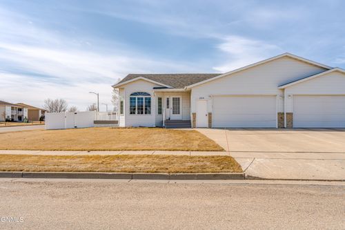 2314 Santa Barbara Drive, Bismarck, ND, 58504 | Card Image