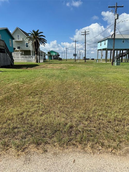13127 Buccaneer Pkwy, Freeport, TX, 77541-9259 | Card Image