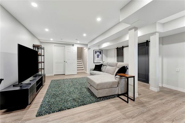 61 Valridge Dr, Townhouse with 3 bedrooms, 3 bathrooms and 3 parking in Ancaster ON | Image 23