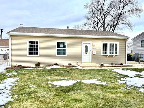 210 Willow Rd, Streamwood, IL, 60107-1750 | Card Image